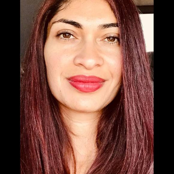 Profile Picture of Rebecca Zaccheo (@aw19192000) on Poshmark