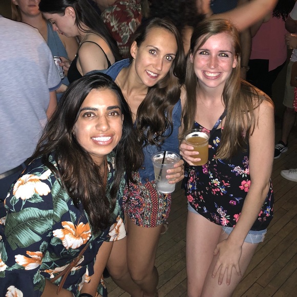 Profile Picture of Danielle Boswell (@danielleboswell) on Poshmark
