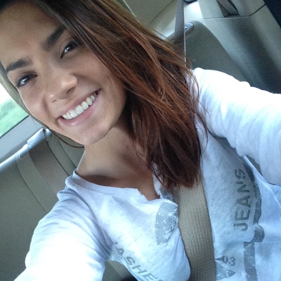 Janelle Contarino - Poshmark Profile Picture of Janelle Contarino (@nellcontarino) on Poshmark