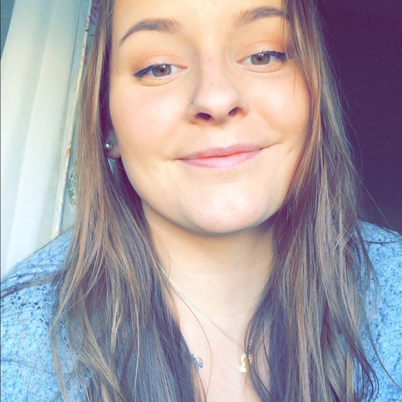 Profile Picture of Kerrigan Scharich (@kerriganalicee) on Poshmark