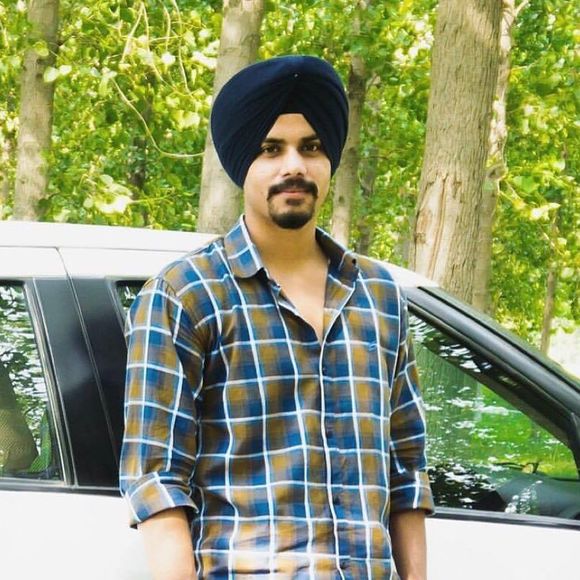 Profile Picture of Aman Singh (@aman832) on Poshmark