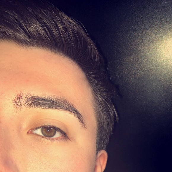 Profile Picture of Matthew Danetiu (@matt_danetiu) on Poshmark