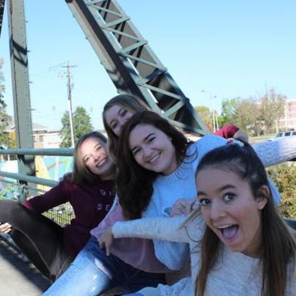 Alexis Kray - Poshmark Profile Picture of Alexis Kray (@alexis_kray) on Poshmark