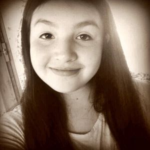 Profile Picture of Rocio Robles (@roblesrocio422) on Myspace