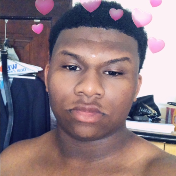 Profile Picture of Otha Tisdale (@sneakerpapitrey) on Poshmark