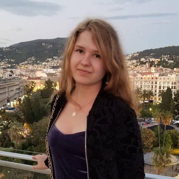 Diana Glebova - Poshmark Profile Picture of Diana Glebova (@dianaglebova) on Poshmark