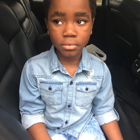 Profile Picture of Romeo Glazai (@romeoglazai1977) on Poshmark