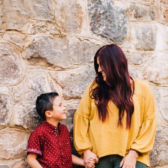 Profile Picture of Ashley Diviney (@ashleyclark2) on Poshmark