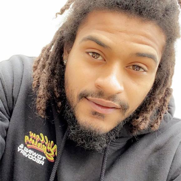 Profile Picture of Michael Mullins (@michaelmulli743) on Poshmark