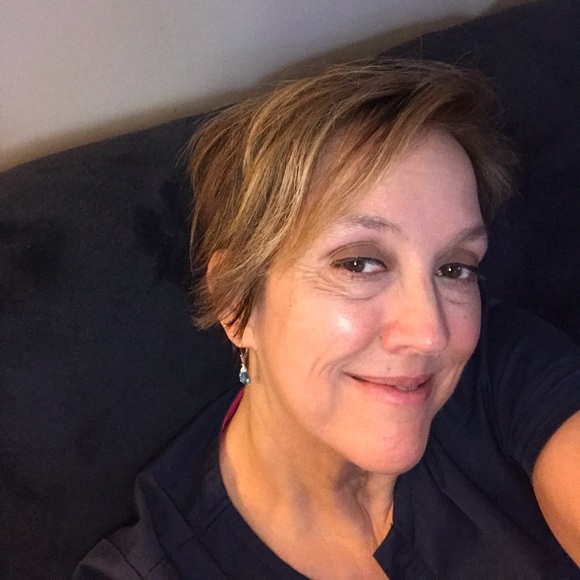 Profile Picture of Denise Gamba (@denise_gamba) on Poshmark