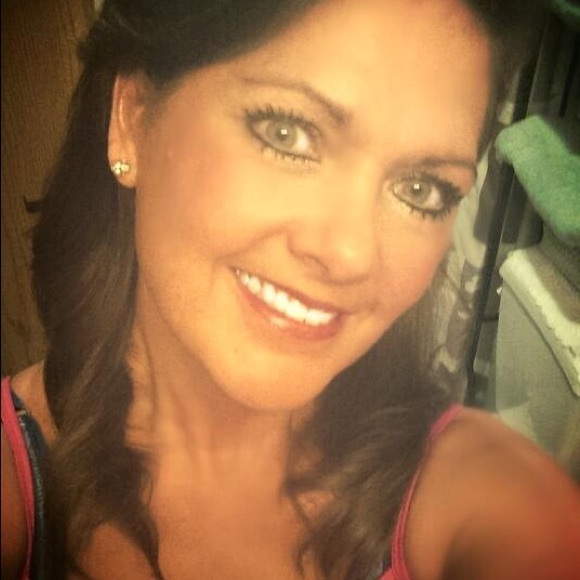 Profile Picture of Deborah Minor (@dcminor) on Poshmark