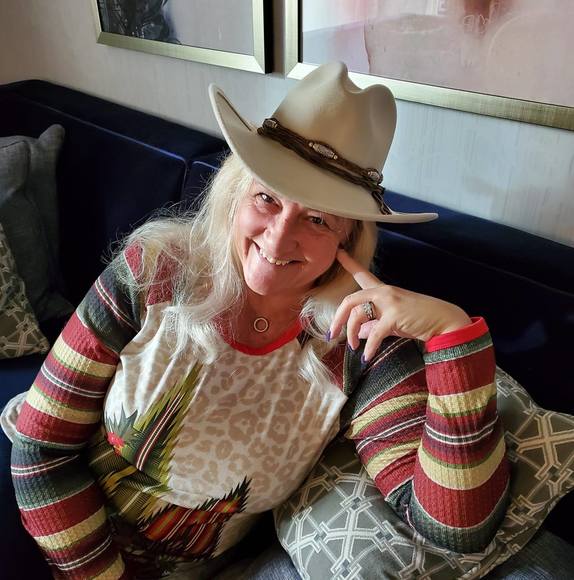 Debbie Bogusch-mcgraw - Poshmark Profile Picture of Debbie Bogusch-mcgraw (@dmcgraw111) on Poshmark