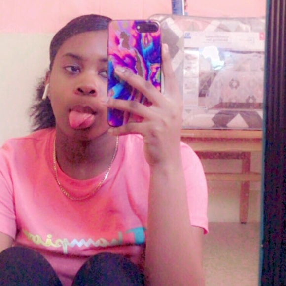 Profile Picture of Nykhari Aimes (@naimes12) on Poshmark