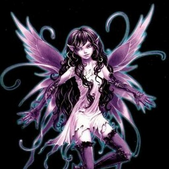 Profile Picture of Brenda Norvise (@bnorvise) on Poshmark