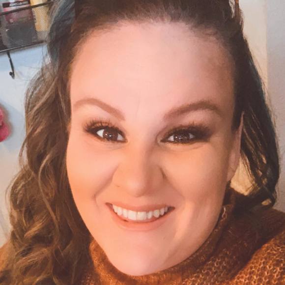 Profile Picture of Michaela Richter (@swmnfreak) on Poshmark