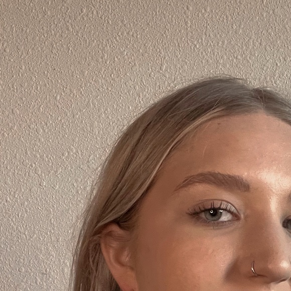 Profile Picture of Sara Braymen (@sbraymen) on Poshmark