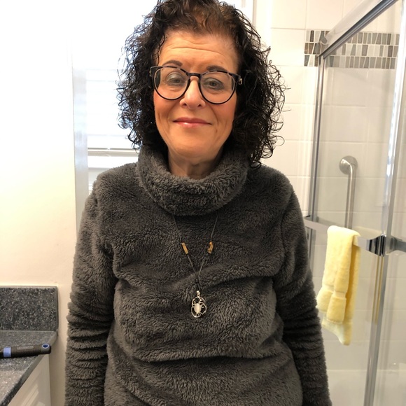 Profile Picture of Ellen Hoffman (@enh1226) on Poshmark