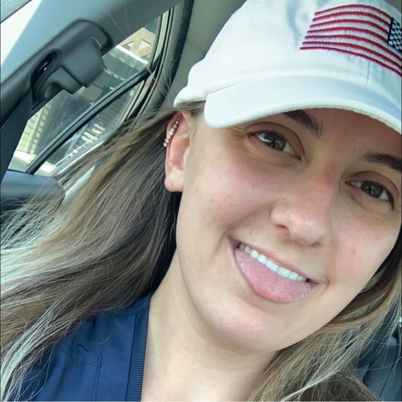 Profile Picture of Andrea Knepp (@aknepp98) on Poshmark