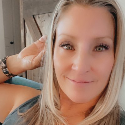 Profile Picture of Shelly Gore Edwards (@ShellyGore) on Twitter