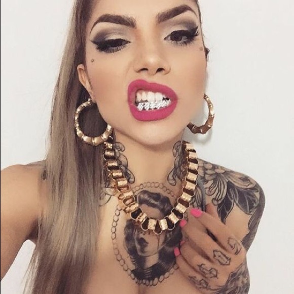 Profile Picture of Leigh Sinclair (@lsinclair14) on Poshmark