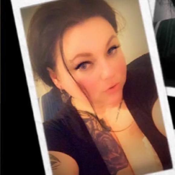 Profile Picture of Sarah Troxell (@essjot) on Poshmark