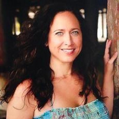 Profile Picture of Amy Mullins (@syzrhappy) on Twitter
