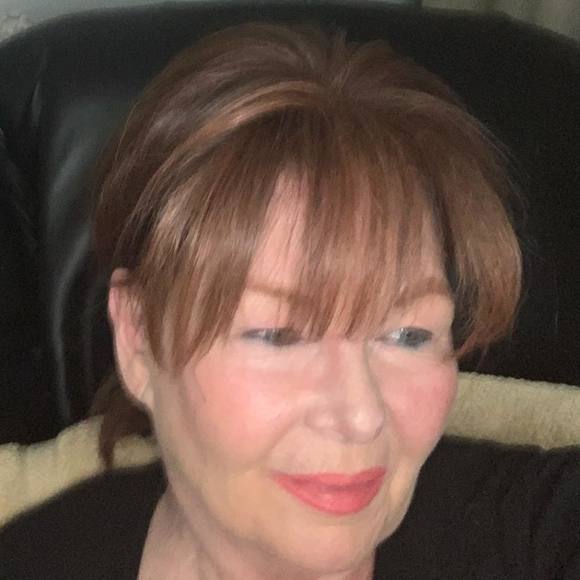 Profile Picture of Annie Girvan (@annieliz53) on Poshmark