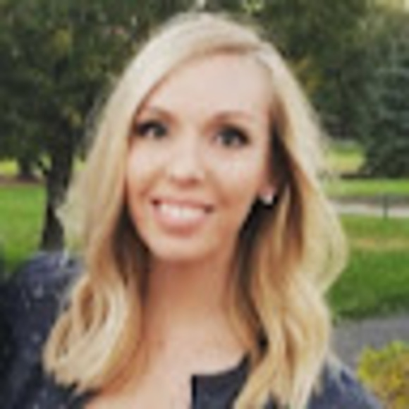 Profile Picture of Kaitlin Lazansky (@klazansky) on Poshmark