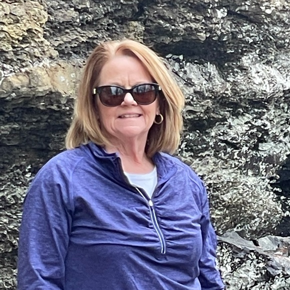 Profile Picture of Nancy Irlbeck (@nancyirlbeck) on Poshmark