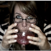 Profile Picture of Sherri-lee Dunlop (@SherriLeeDunlop) on Youtube