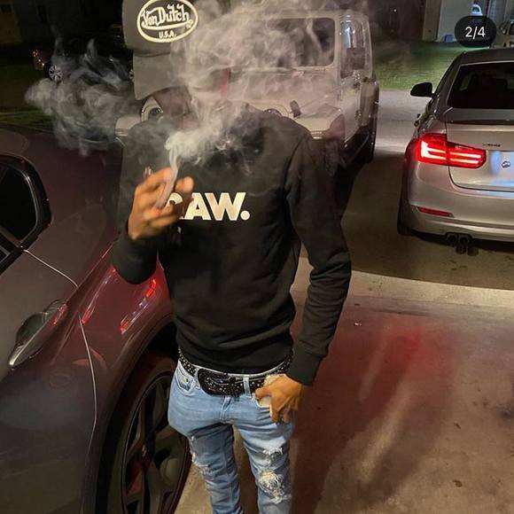 Profile Picture of Deontae Roberts (@deontaeroberts) on Poshmark
