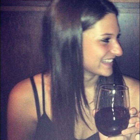 Profile Picture of Danielle Demarest (@ddemarest) on Poshmark