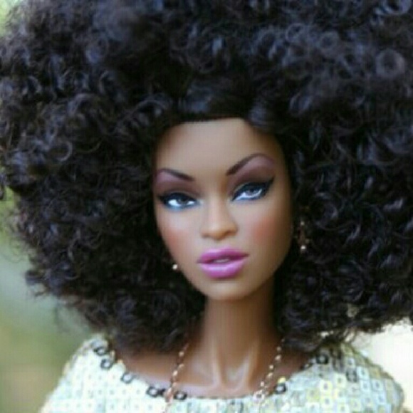 Profile Picture of Erica Coles (@ricci_aceir) on Poshmark