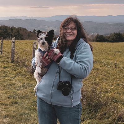 Profile Picture of Amy J  🇺🇸 🐾 🌿 (@AmyBarker78) on Twitter