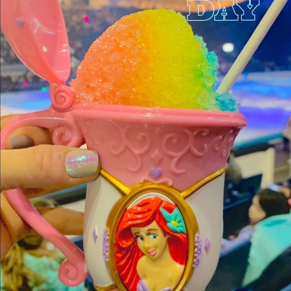 Profile Picture of Jennifer Dubinsky (@j_dubinsky) on Poshmark