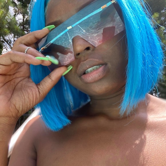 Profile Picture of Bianca Mason (@bebe6226345) on Poshmark