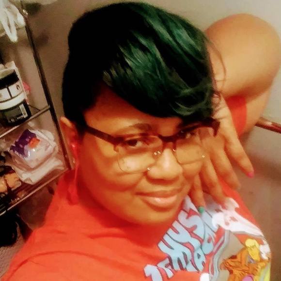 Profile Picture of Kimberly Harris (@kimdavis37) on Poshmark