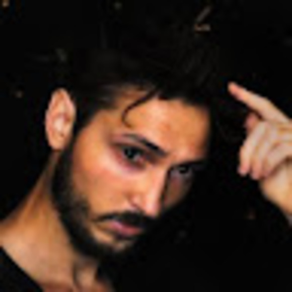 Profile Picture of Kevin Raggio (@kevinraggio) on Poshmark