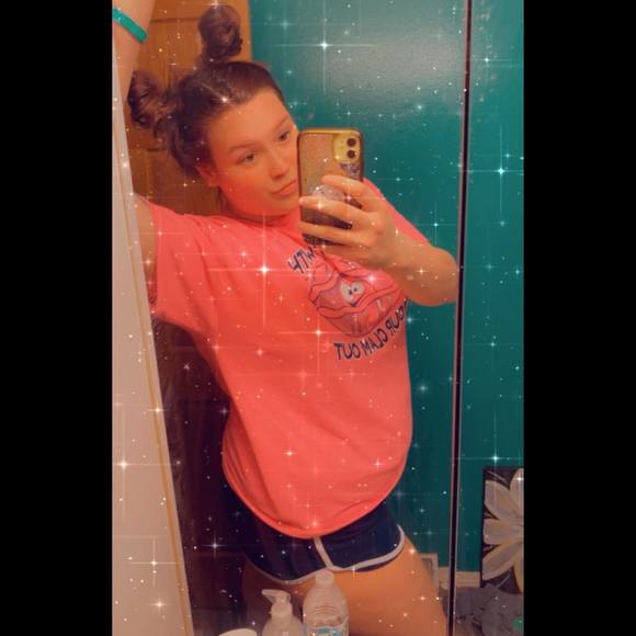 Profile Picture of Callie Tassart (@ctassart) on Poshmark