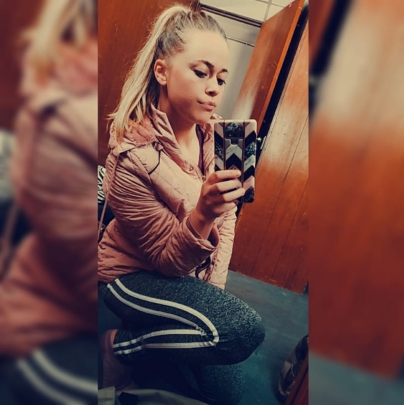 Profile Picture of Miriam Weaver (@mirweaver93) on Poshmark