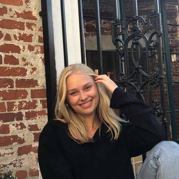 Vira Borjeson - Poshmark Profile Picture of Vira Borjeson (@viraborjeson) on Poshmark