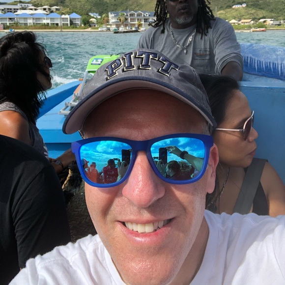 Profile Picture of Ben Ginsberg (@bginsberg99) on Poshmark