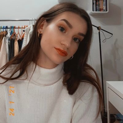 Profile Picture of Paula 💛 (@PaulaBender) on Twitter