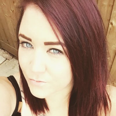 Profile Picture of Hayley Thorpe (@hayleybeth77) on Twitter