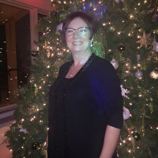 Profile Picture of Annie WalshHealey (@annie.walshhealey) on Facebook