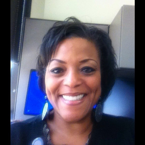 Profile Picture of Dawn Simmons (@dawnyj) on Poshmark