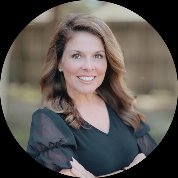 Profile Picture of Tonya Sharp (@985realtor) on Poshmark