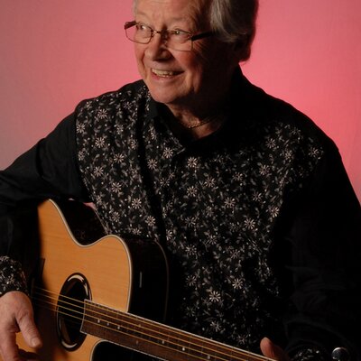 Profile Picture of Mel Stevens (@melstevensmusic) on Twitter