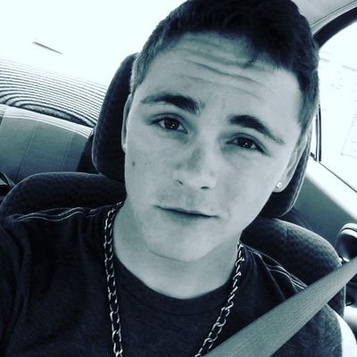 Profile Picture of Caleb Bolling (@PantyDropper691) on Twitter