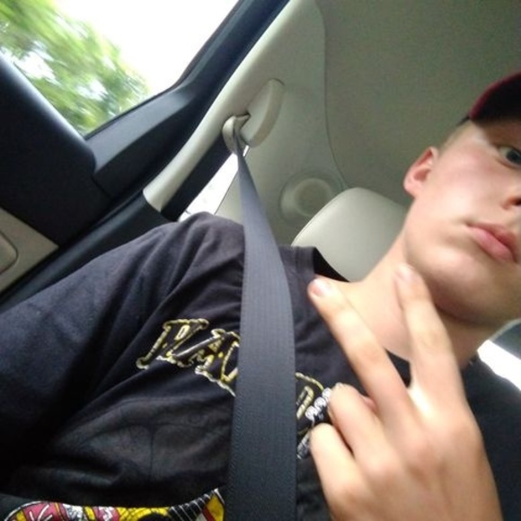 Profile Picture of Steve Engnell (@steveengnell) on Poshmark